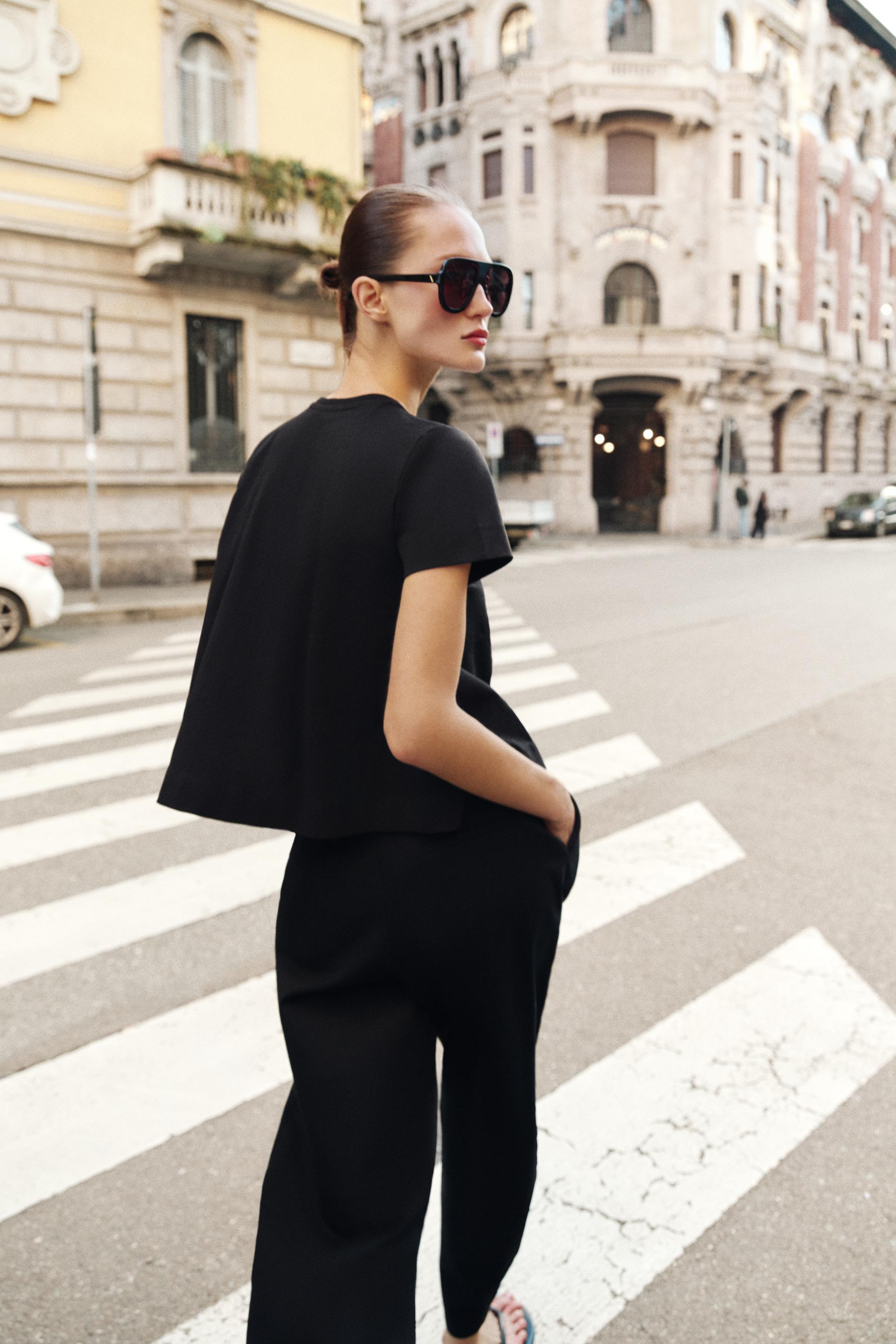 SHORT SLEEVE T-SHIRT